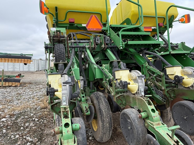 john-deere-1790-image-97
