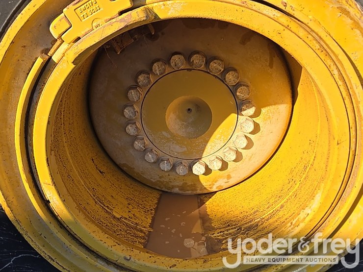 2016-caterpillar-950m-image-21