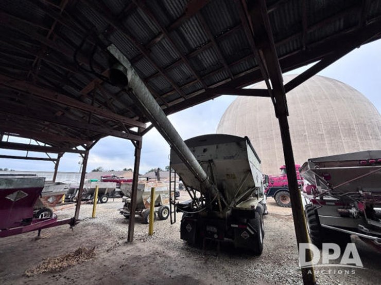 2003-volvo-10-image-11