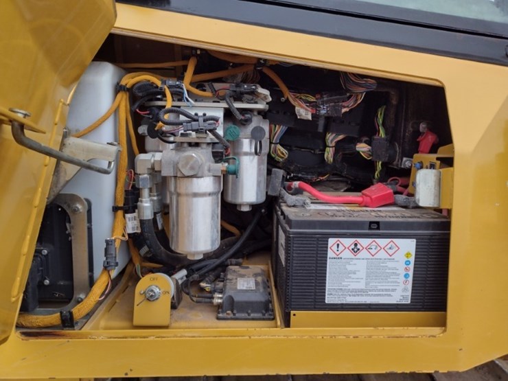 caterpillar-14-image-33