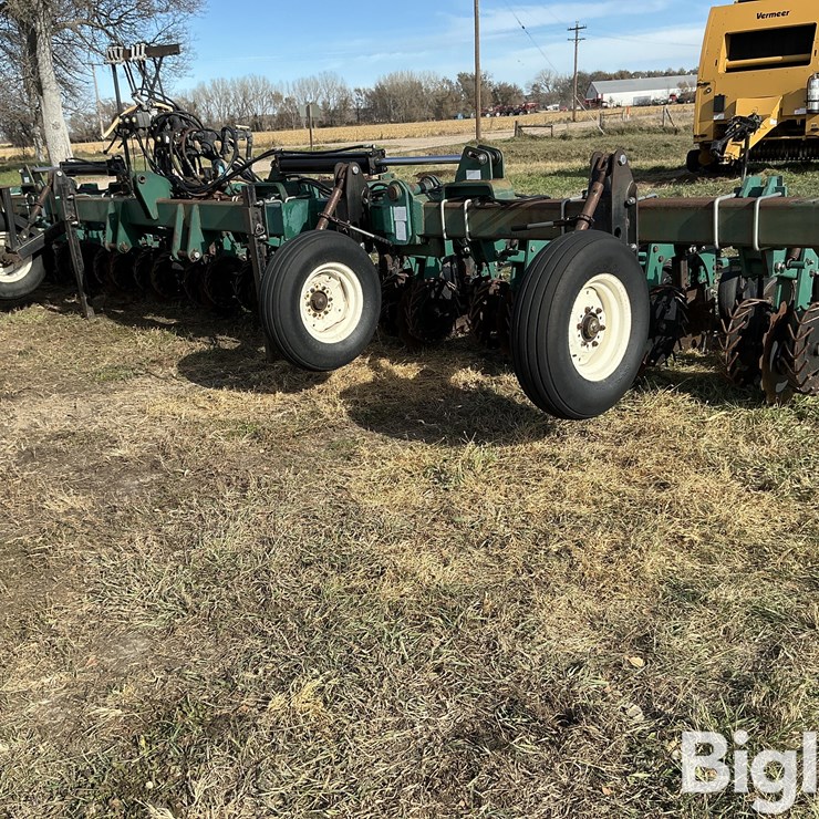 Strip Cat Strip Tiller
