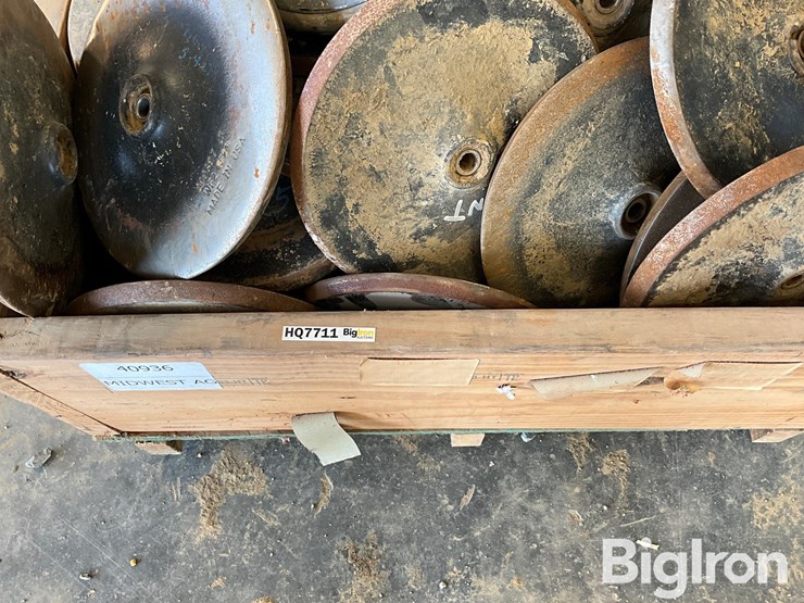 john-deere-cast-iron-closing-wheels-image-8