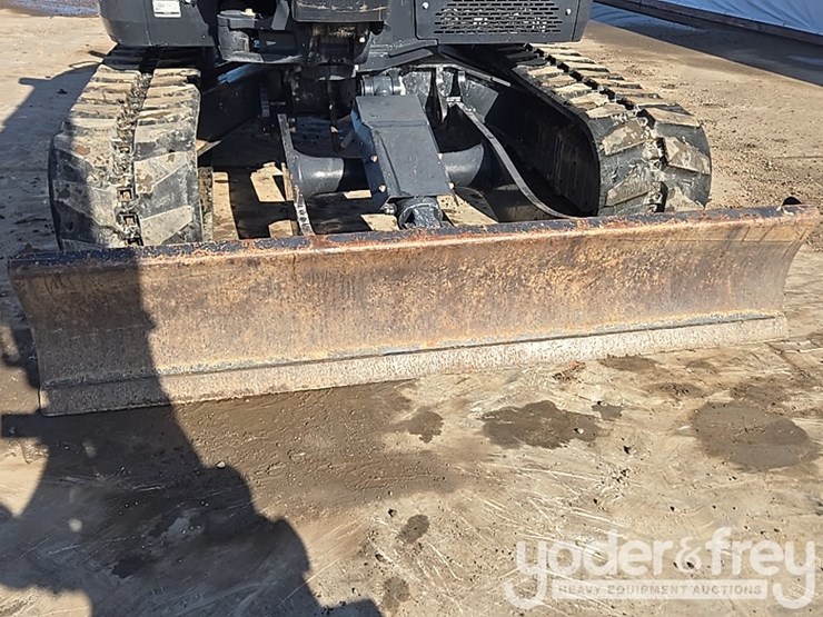 2022-yanmar-vio80-image-16