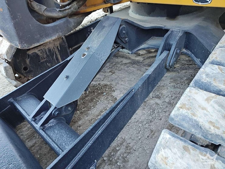 2019-deere-85g-image-11