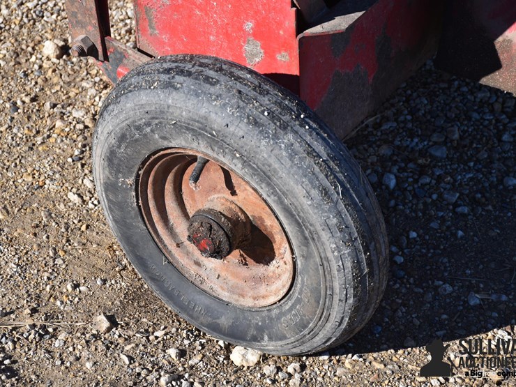 gehl-fb1580-pull-type-forage-blower-image-20