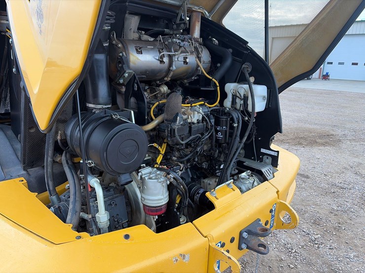 john-deere-324-image-28