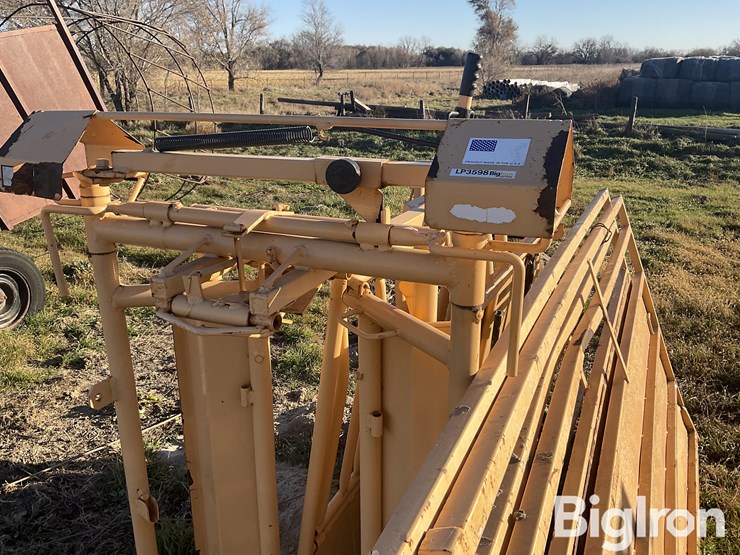 foremost-calf-working-table-image-18