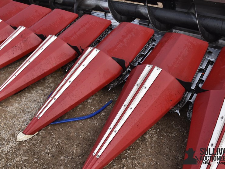 2021-drago-gt-8r30-corn-head-image-13