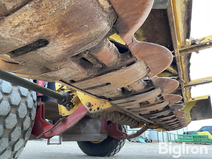 2013-new-holland-h8080-image-15