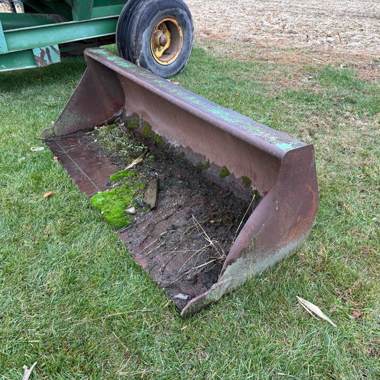 John Deere Bucket