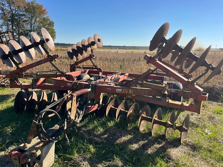 case-ih-3800-image-1
