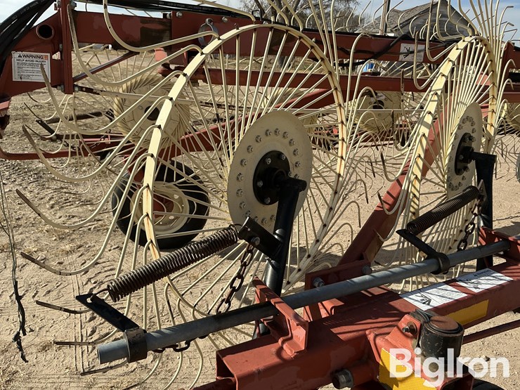 hesston-12-wheel-v-rake-image-14