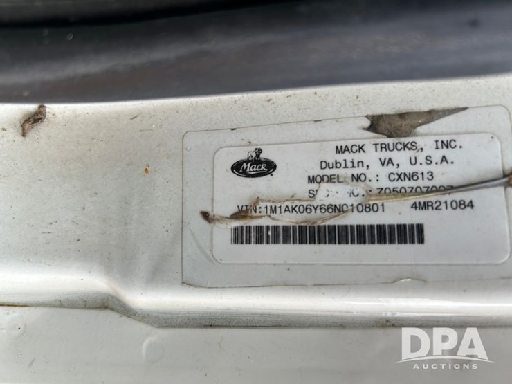 2006-mack-cxn613-vision-liquid-tender-truck-(pz14209,-unit-27926)-image-24