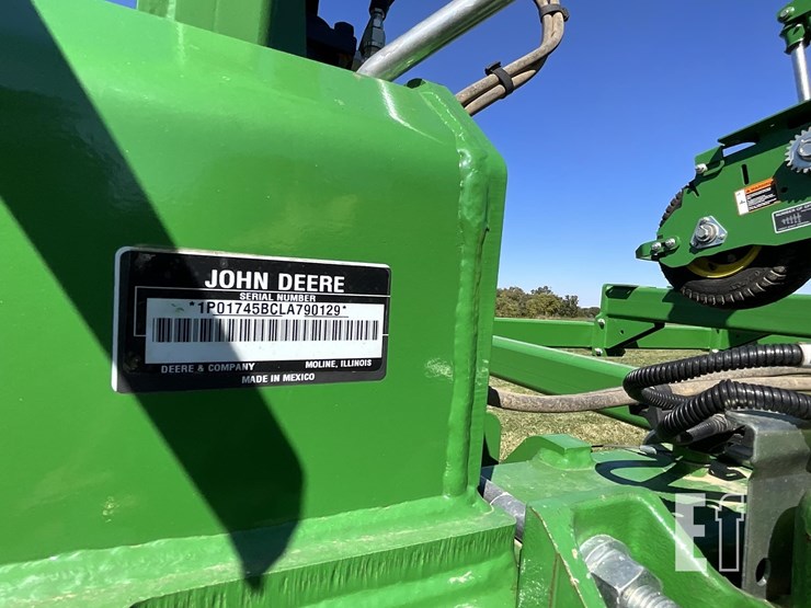 2021-john-deere-1745-image-13