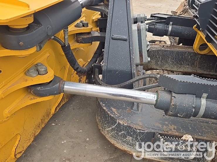 2019-deere-850l-wlt-image-35
