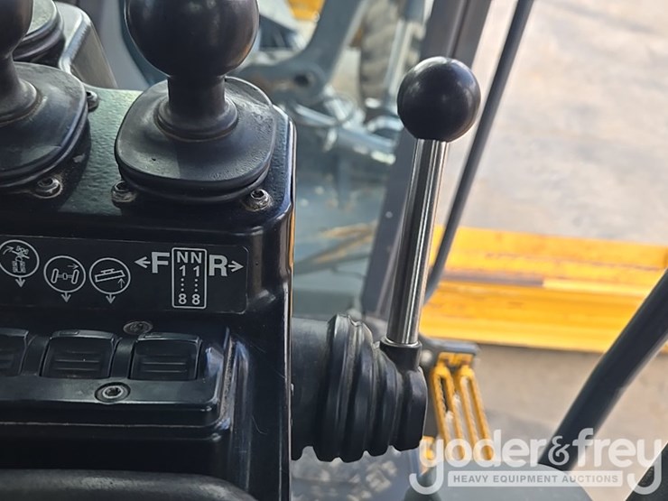 2017-deere-872g-image-173