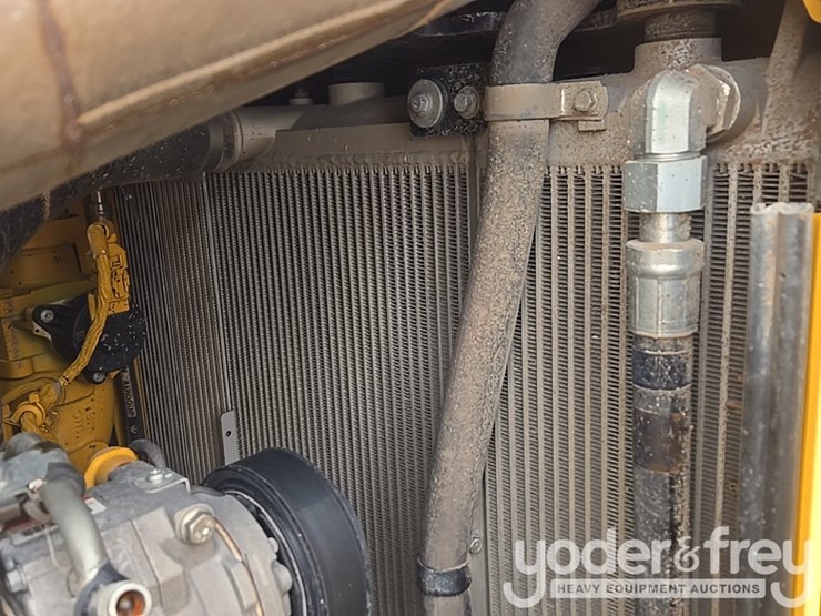 2019-deere-850l-wlt-image-91