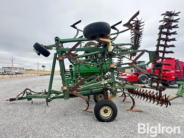 orthman-fallowmaster-930-42'-sweep-plow-image-8