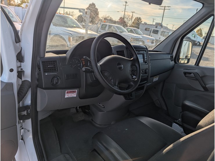 2017-freightliner-sprinter-image-17