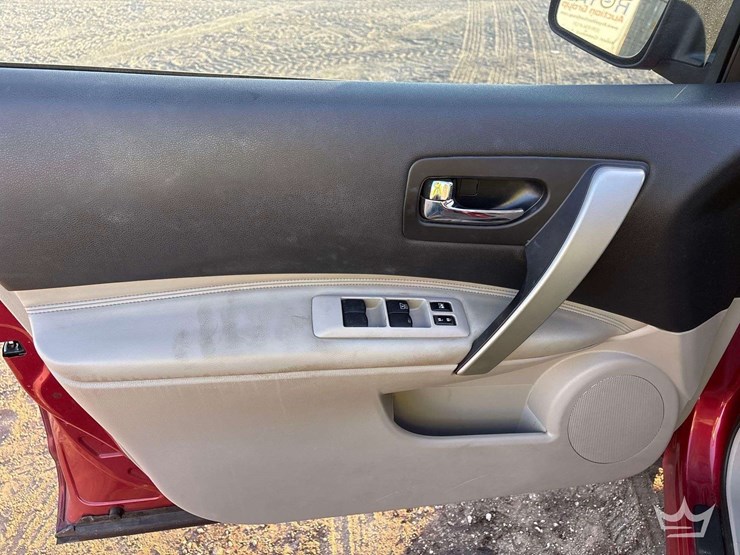 2011-nissan-rogue-image-14