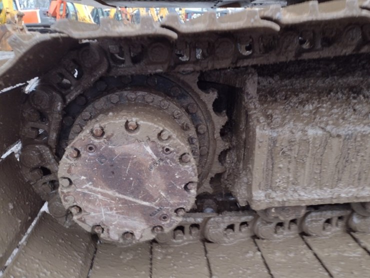 deere-200-lc-image-22