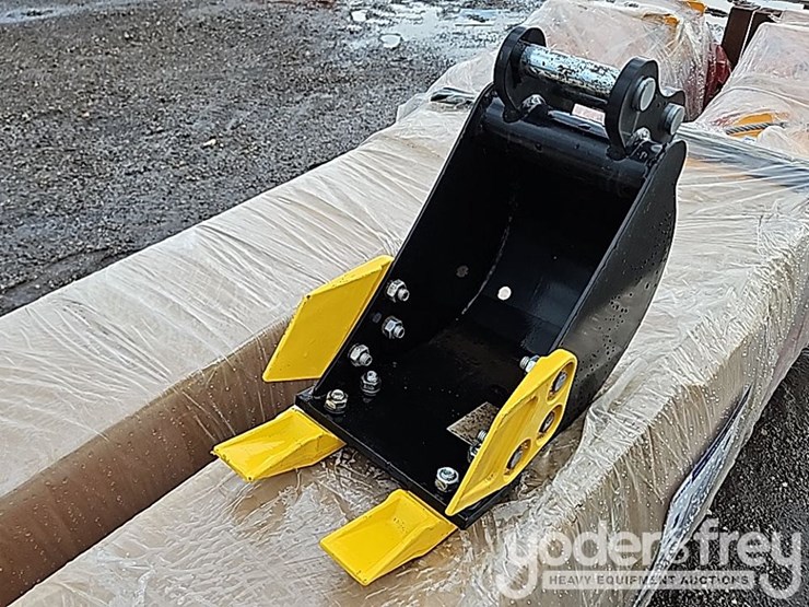unused-ir-8"-toothed-bucket-to-suit-mini-excavator-image-1