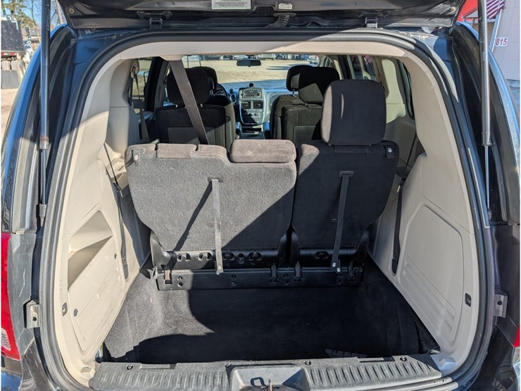 2012-dodge-grand-caravan-image-8