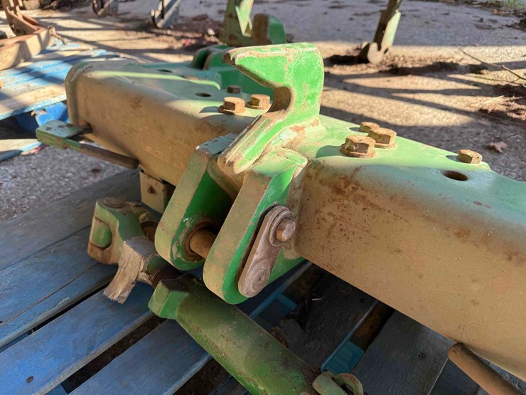 john-deere-quick-hitch-image-8