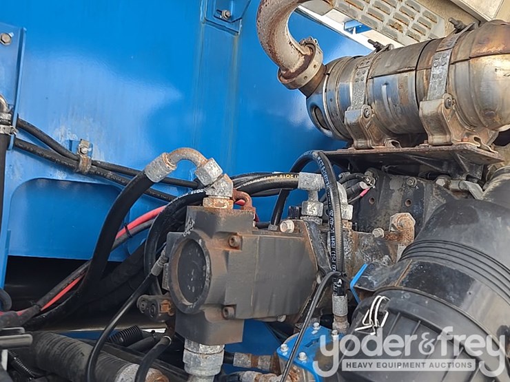 2015-genie-zx-135-image-86