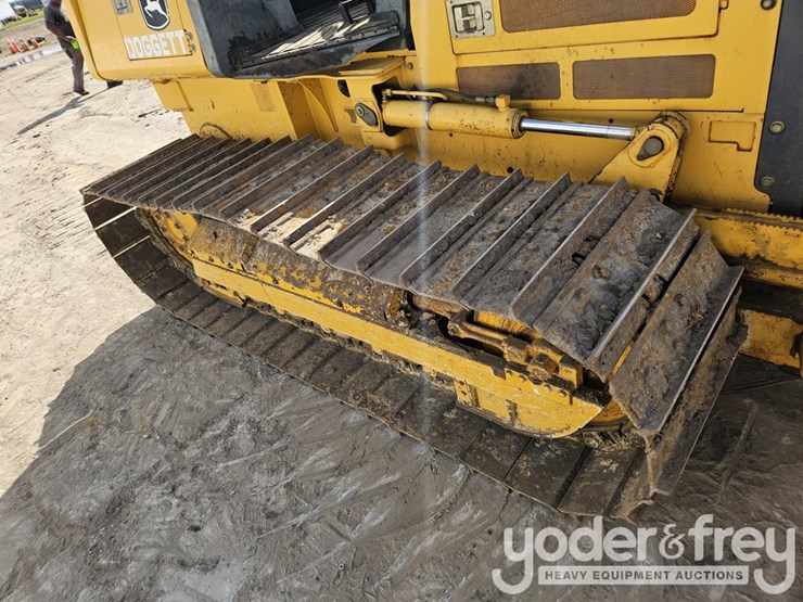 2015-deere-450j-image-13