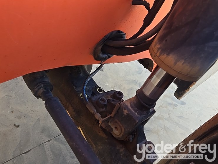 2016-sky-trak-8042-image-47