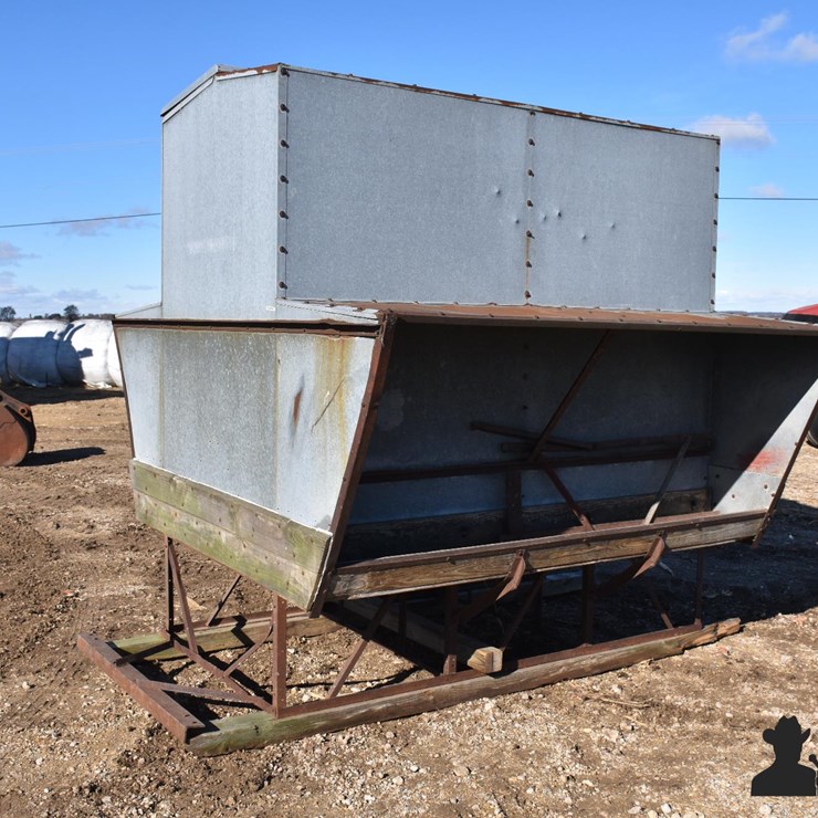 Cattle Feeder