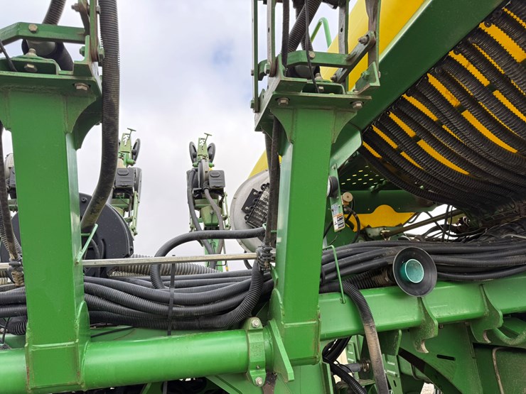 john-deere-1790-image-31