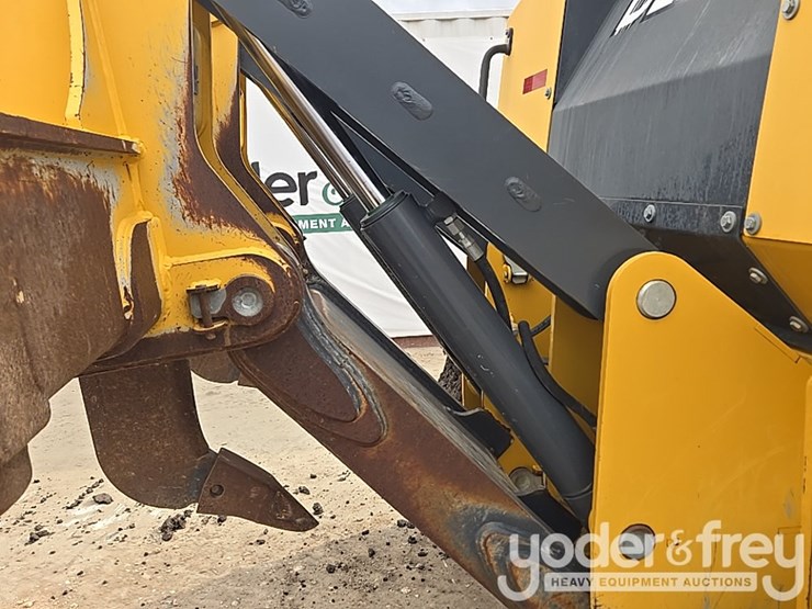 2019-deere-850l-wlt-image-41