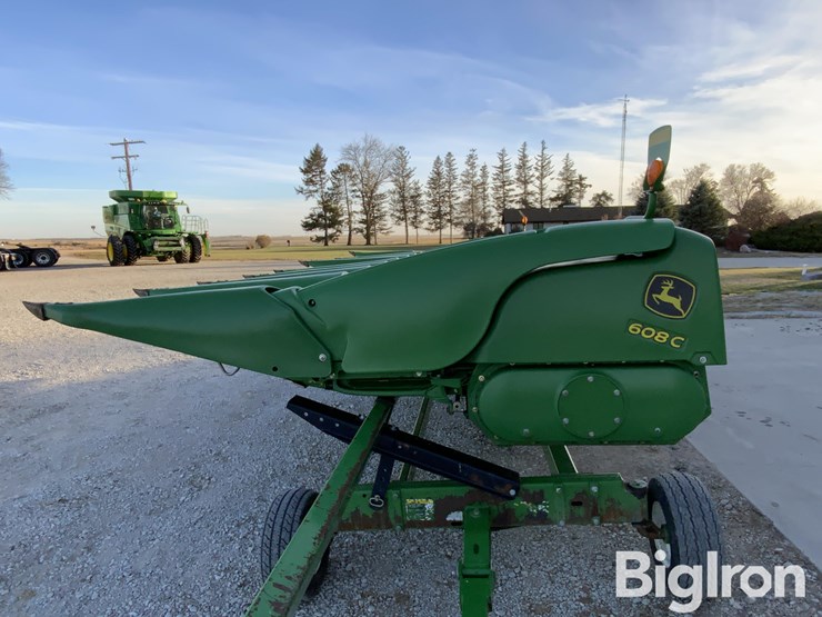 2010-john-deere-608c-image-8
