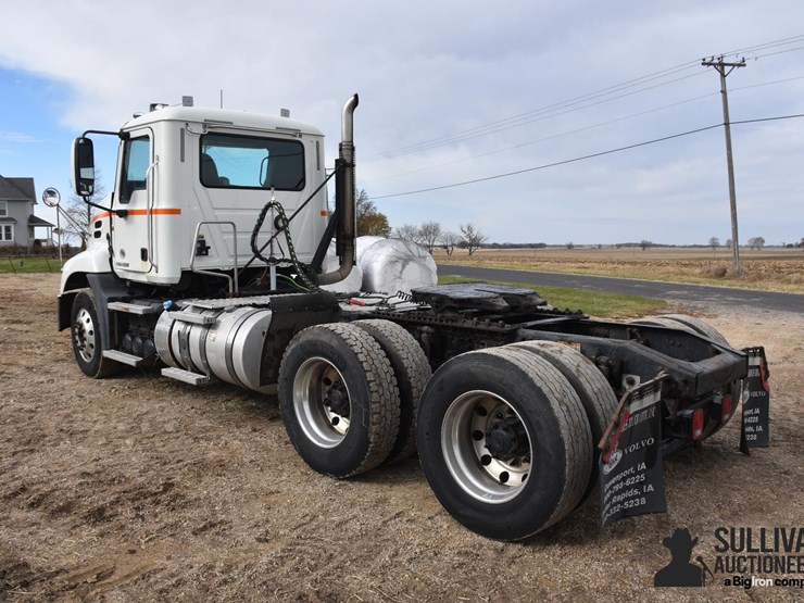 2011-mack-cxu613-t/a-truck-tractor-image-7