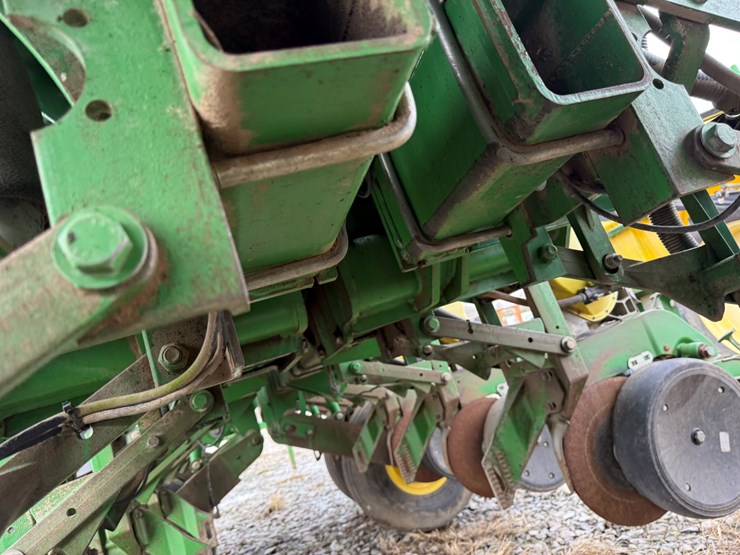john-deere-1790-image-21