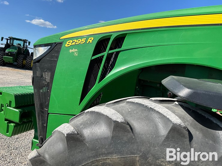 2019-john-deere-8295r-image-16