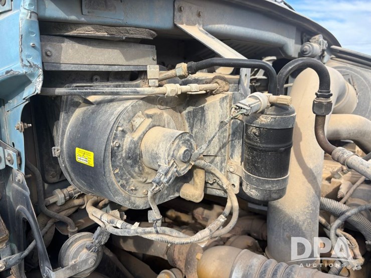 2000-caterpillar-10-image-57