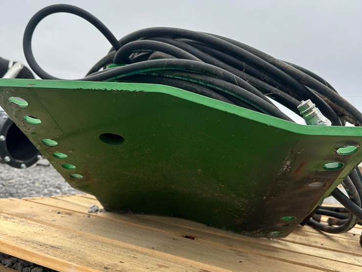 john-deere-7r-loader-brackets-image-11