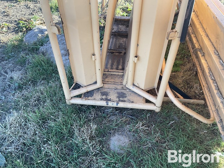 foremost-calf-working-table-image-9