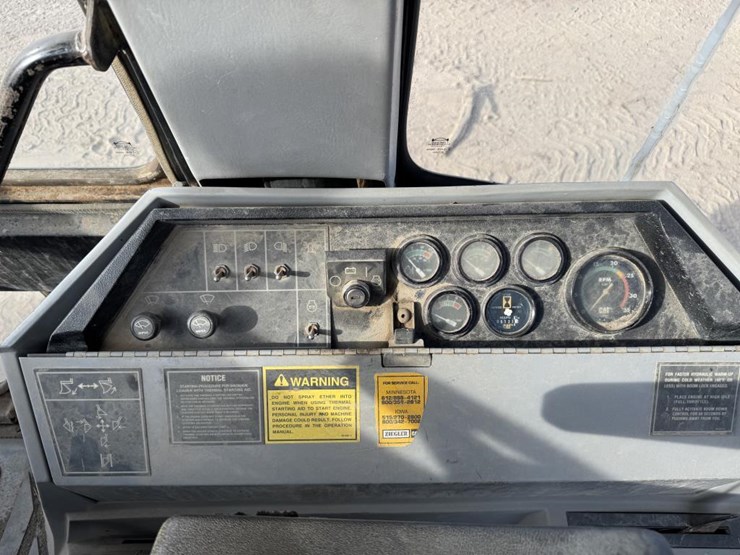 caterpillar-416b-image-50