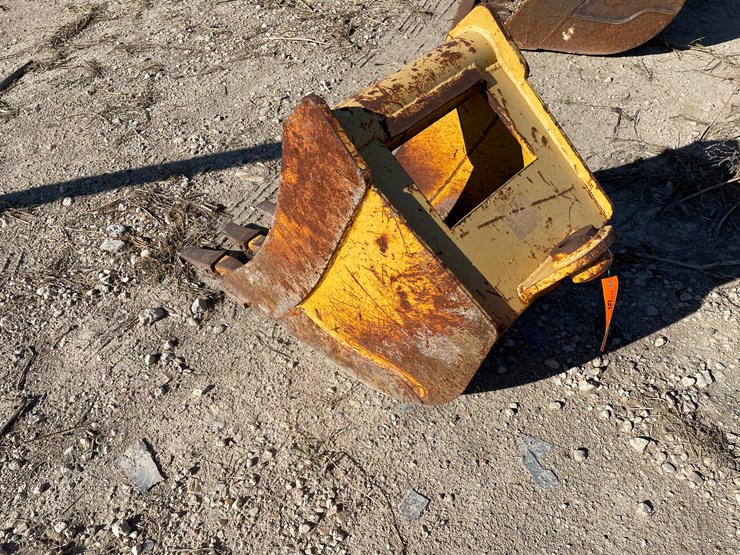 #6336-•-john-deere-excavator-bucket-image-9
