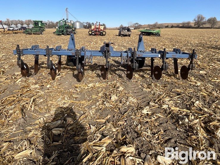 blu-jet-7-shank-sub-soil-tiller-image-2