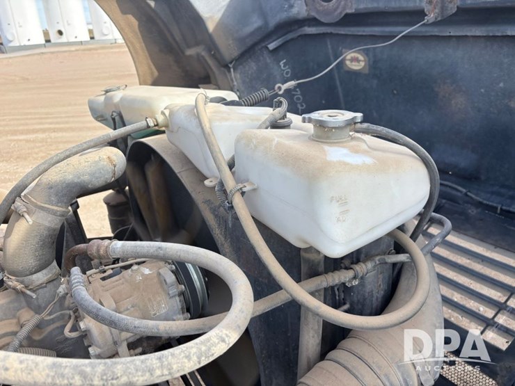 2000-caterpillar-10-image-61