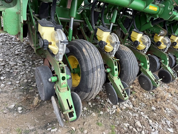 john-deere-1790-image-10