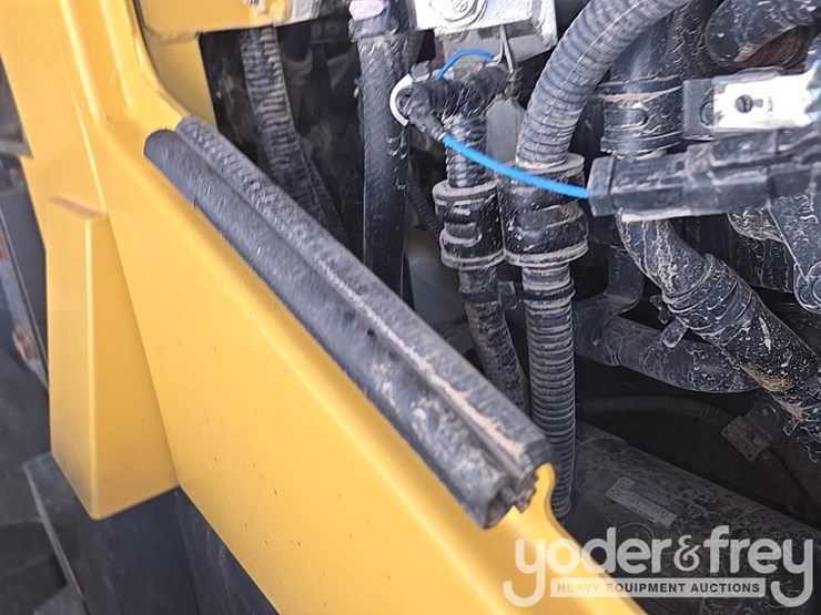 2018-komatsu-wa200-8-image-102