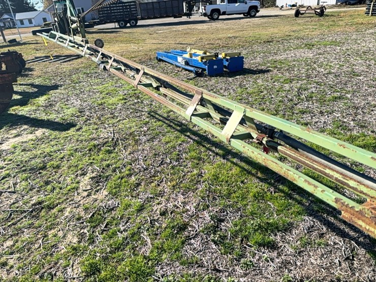 reddick-sprayer--with-controls-and-hydraulic--hypro-pump-located-at-107-jernigan-swamp-rd.-in-ahoskie,-north-carolina-image-12