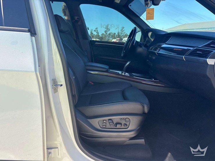 2013-bmw-x5-image-19