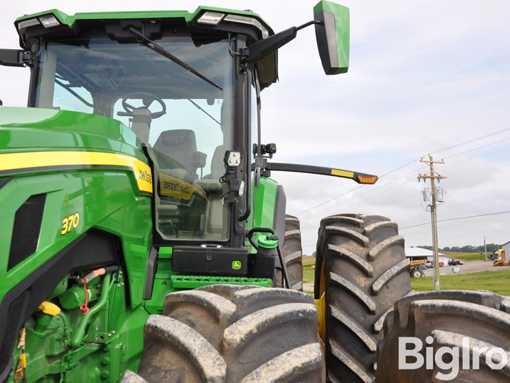 2024-john-deere-8r-370-image-17